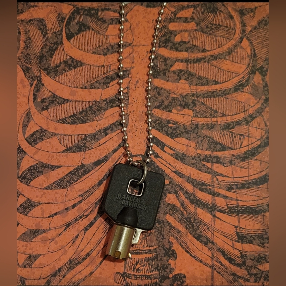 Vtg Harley Davidson blk real motorcycle key ball chain unisex necklace NWT